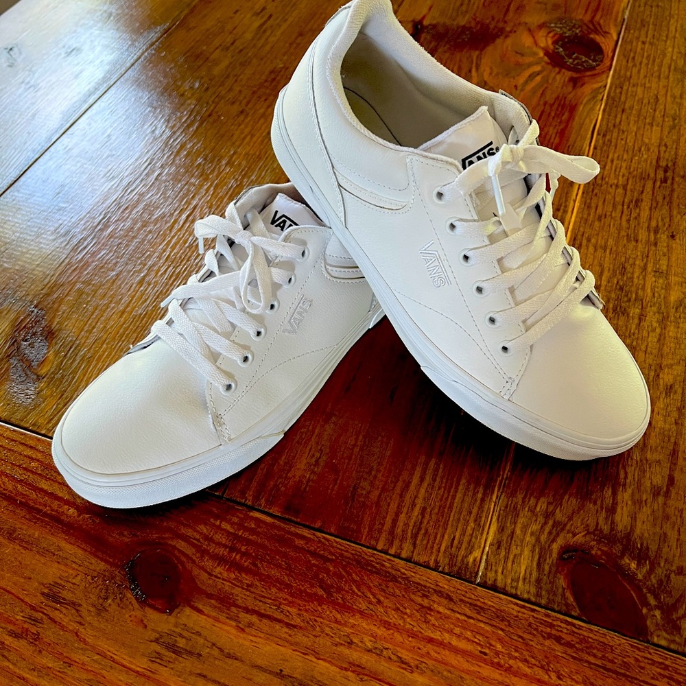 Vans Seldan Men’s Leather Shoes White size 10
